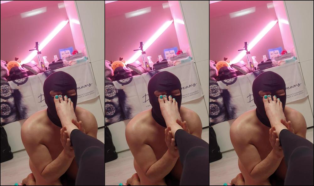 Devil Gc Slave My Slave They All Have A Huge Foot Fetish In Common But The Way They