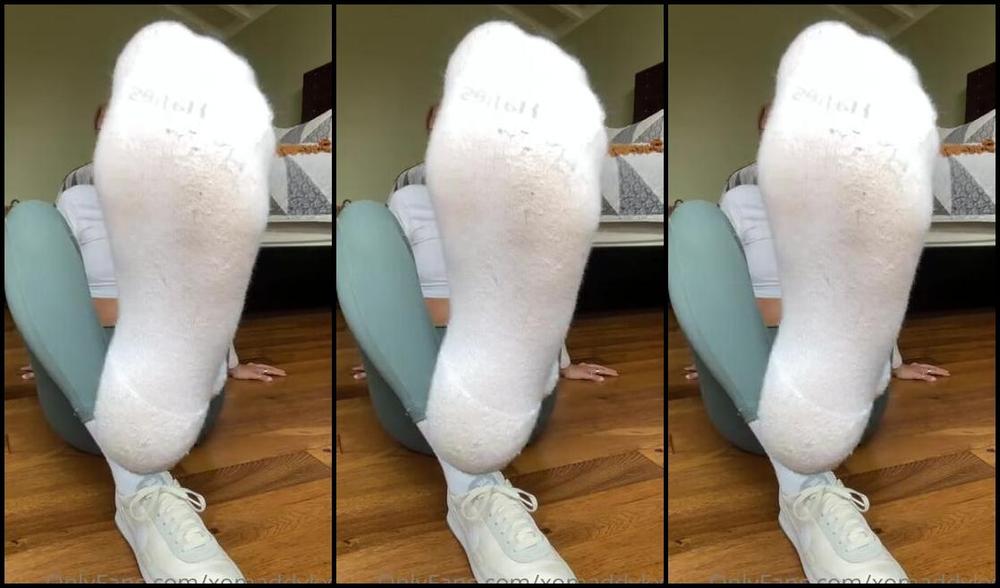 Goddess Kaylee Aka Xomaddykxo Onlyfans Mommy Chained U To The Wall Uh Oh Were You A Bad Boy Sniff My Stinky Feet Loserp