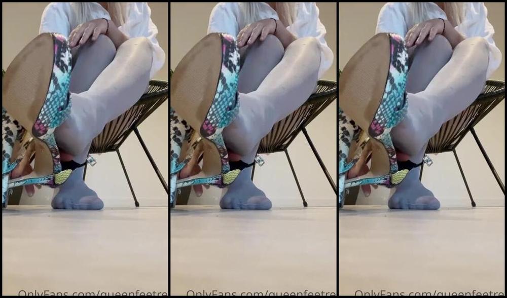 Queenfeetred Nicknamed Queenfeetred Onlyfans Would You Count The Dots On My Legs