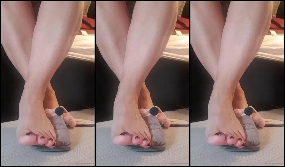 Miss B Nicknamed Missb52S Onlyfans 12 23 2019 Feet And Spit