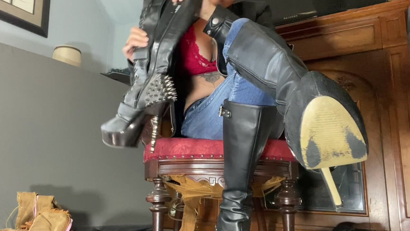 Queenmothersoles Boot Licker Son Punished