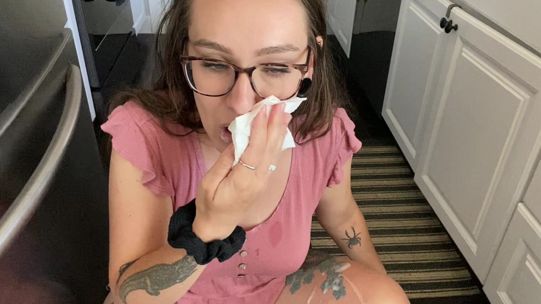 "divinebabe" blowjob, cum in mouth, milf, mommy roleplay, pov blowjob mom takes one for the team manyvids