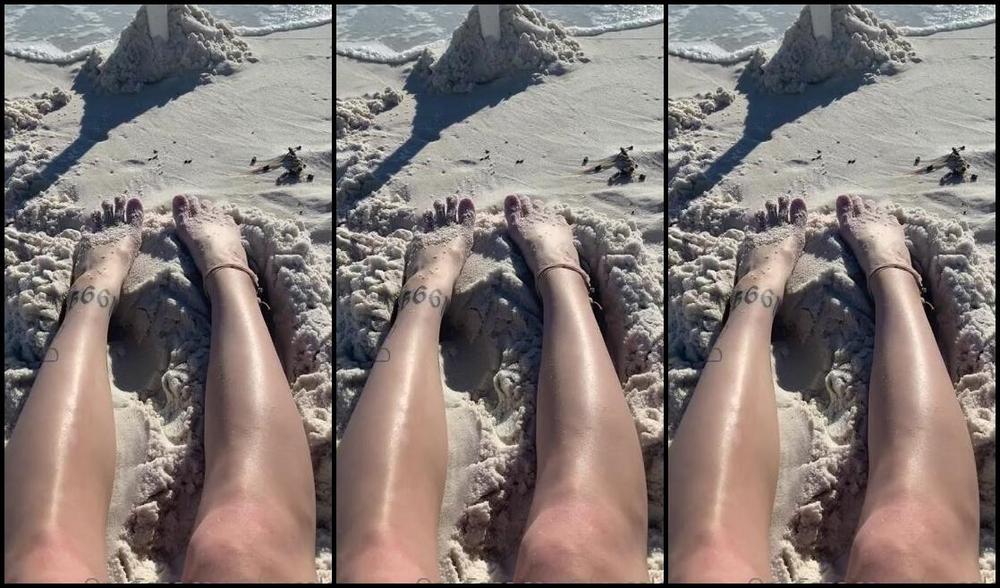 Skye Aka Solesofskye Onlyfans Currently Have My Toes In The Sand I Ll Be Back From Vacation On The 1St And You Ll All Be Getting