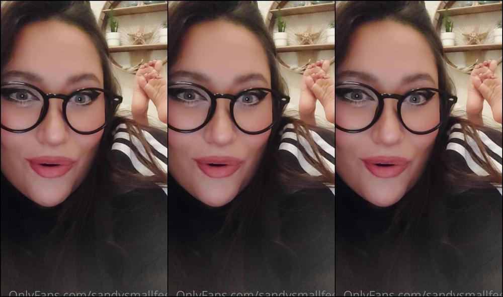 Sandysmallfeet I Am Your Innocent College Girlfriend And We Facetime Because I Ll Stay Home To Study I