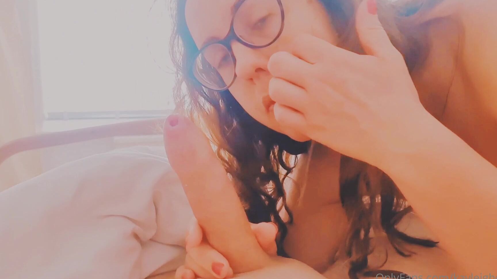 Kayleighdavis 2306017916 12 19 2021 Me No Make Up Sucking Cock For Breakfast Would You Like This Wake Up Call