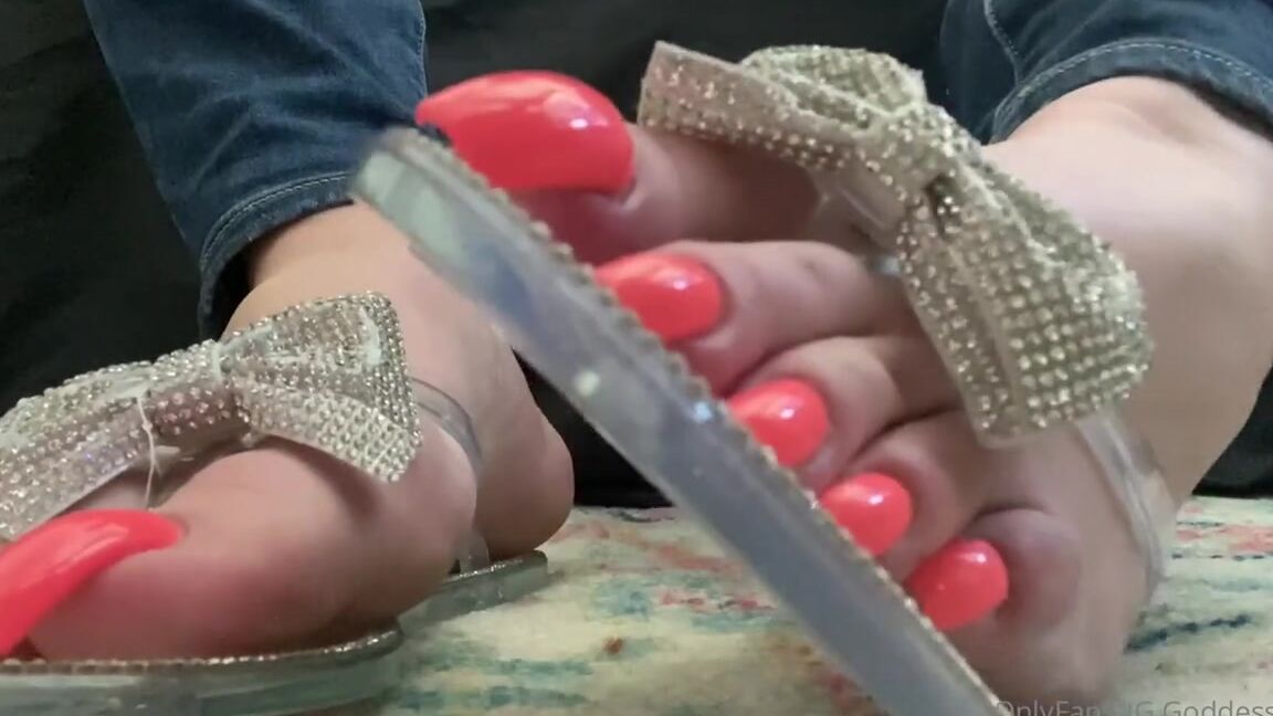 Goddessmiia Onlyfans I Love Showing Off My Perfection My Toes And Nails Are Just So Pretty