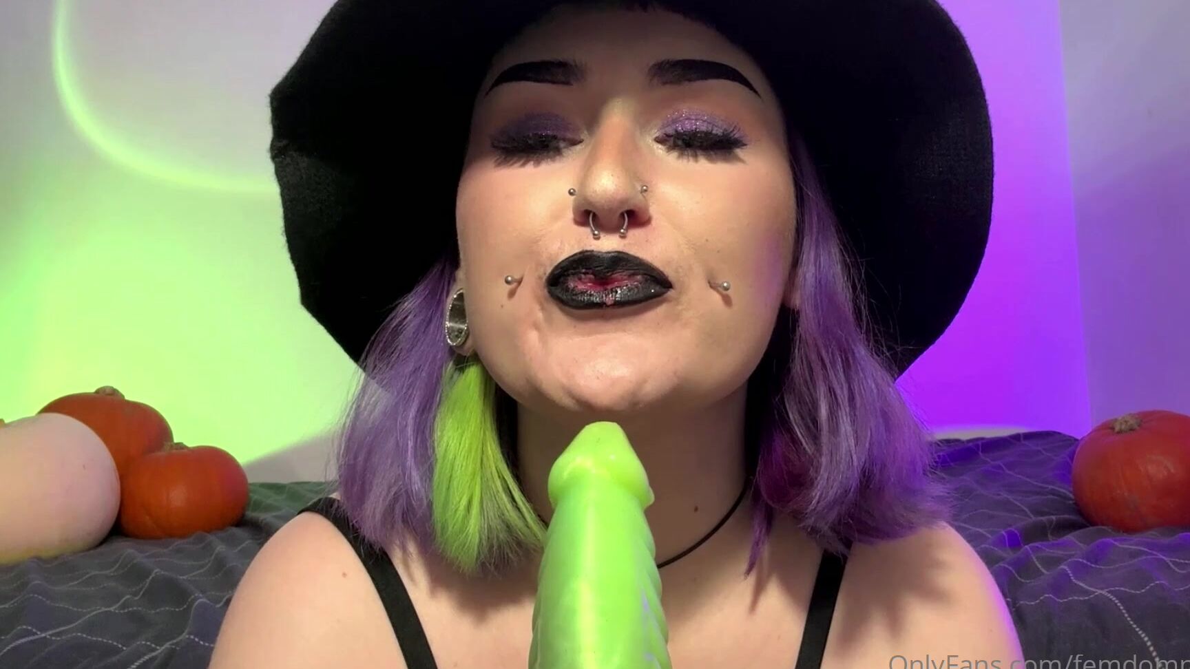 Femdomnephi 3080131631 11 08 2023 Gag Warning Watch Me Quickly Ruin My Lipstick Sucking On Fantasy Cock