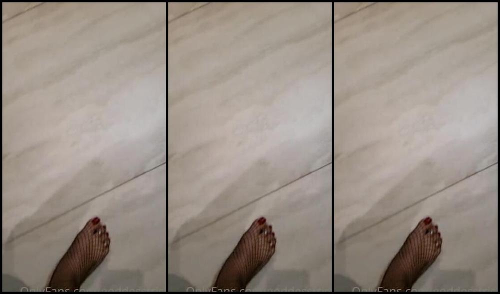 Goddess Tricia Nicknamed Goddesstricia 03 27 2023 Onlyfans Video Video De Meia Arrastao Que Ficou Muito Apertada Nas Coxas E Retirei Logo