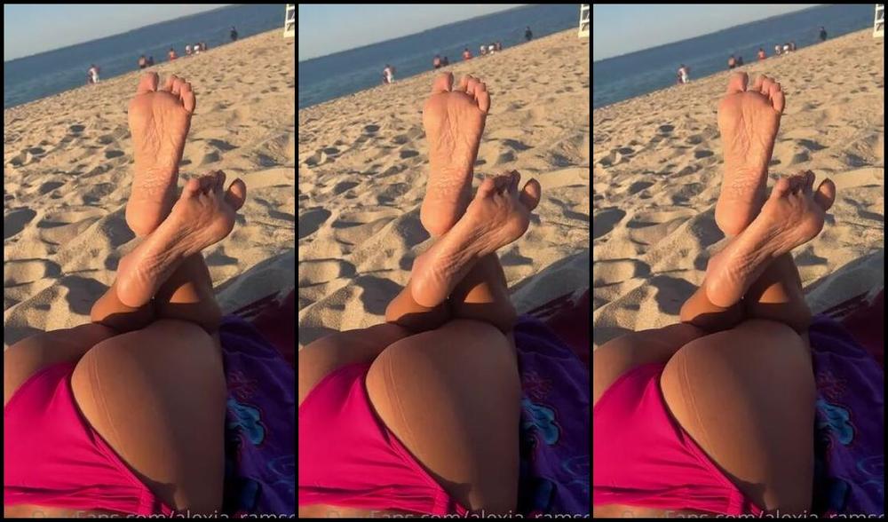 Alexia Ramsey Onlyfans Happy Soles Saturday Can You See That Texture Of My Soles Would You Let Me Do This To You On A Publ