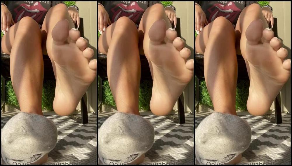 Gabrielle Coyle Nicknamed Gabbyraee1 05 21 2021 Onlyfans Video Did You Guys Know I Also Sell Items