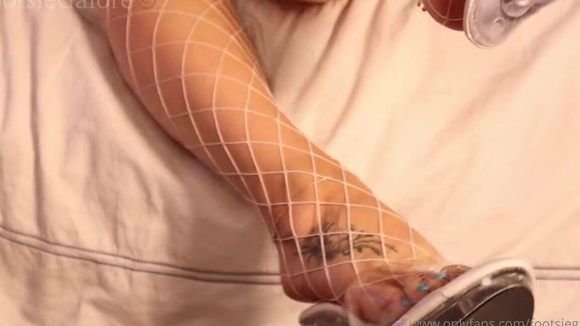 Footsiegalore Onlyfans Sexy Sunday Fishnet Dangle After A Long Night Of Dancing You Can Imagine Me Coming Home And Teasing