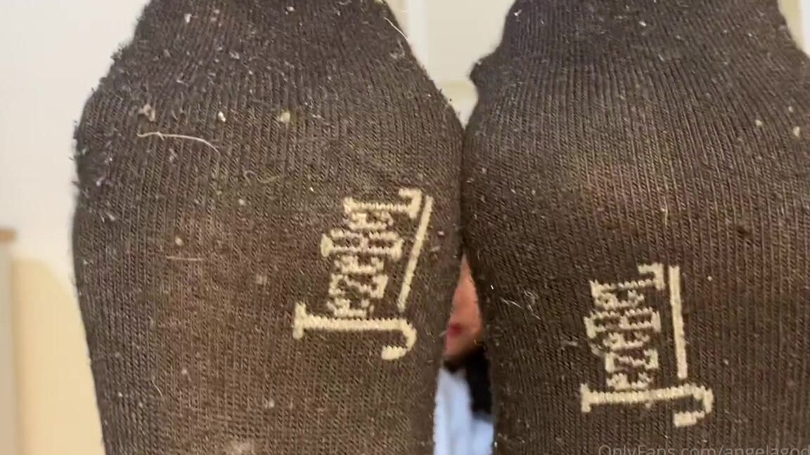 Goddess Angela Aka Goddessangelamx Onlyfans Smelling Stinky Socks Tip For More