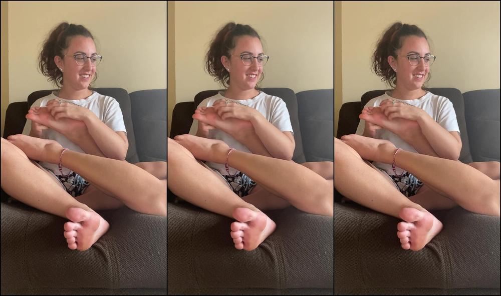 Capritoes I Just Realized She S Always Asking To Make Videos Because I Massage Her Feet And She Ju