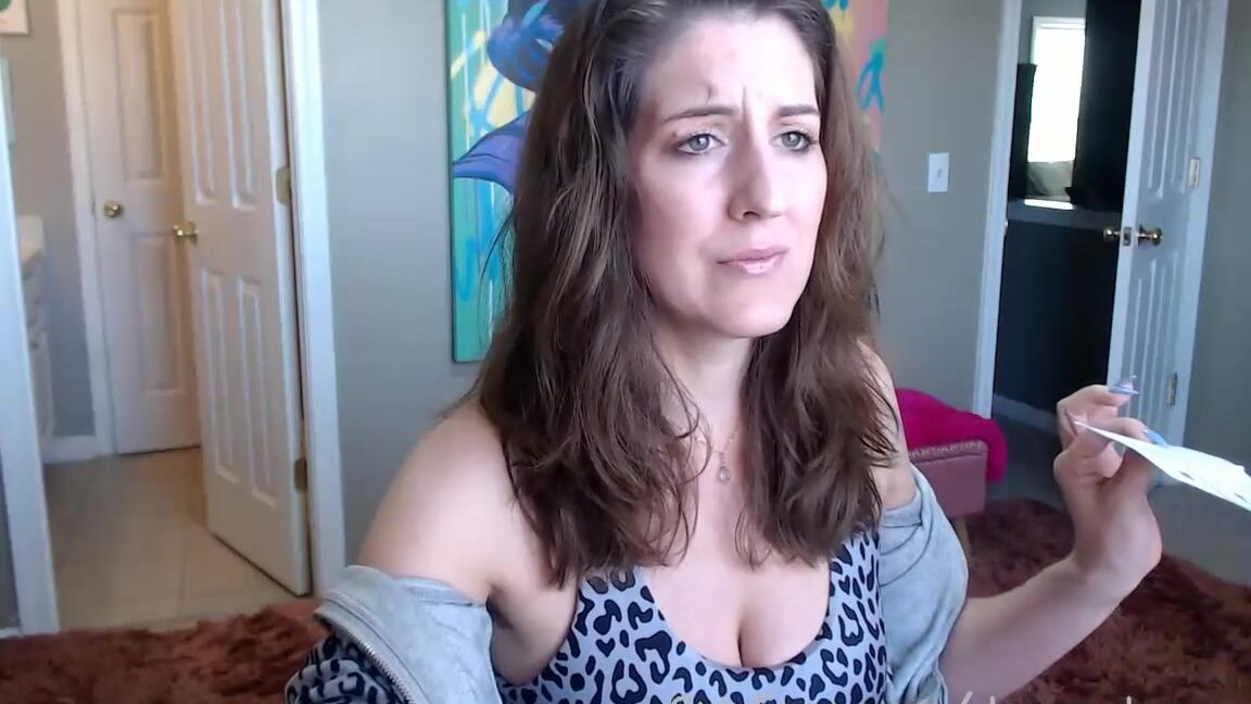 Ms Tomorrow Nicknamed Dommetomorrow Onlyfans Stream Started At 04212022 0254 Pm Opening Gifts