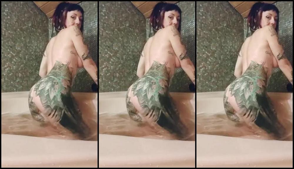 Freakyfjondaxxx Onlyfans Many Beautiful Positions And Angles In The Bathtub Wish You Were Here