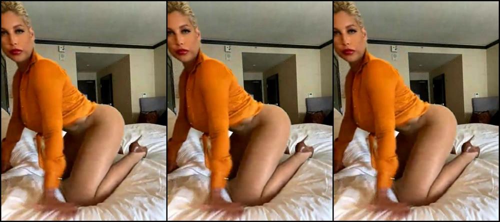 Bridgetteb Stream Started At Pm When You Ask For Dirty Milf Next Door That S Exact