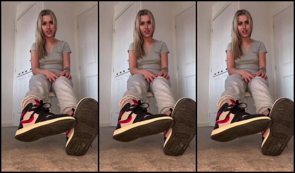 Bellasyourgod Onlyfans I Just Walked 10 000 Steps In These Shoes Are You Brave Enough To Worship These Stinky