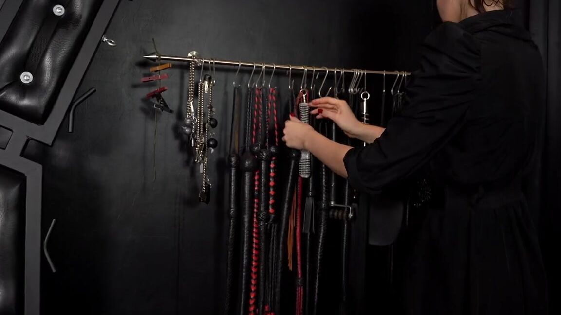 Sado Ladies Lady Iveta Whipping To The Limit Femdom Sado Ladiesp