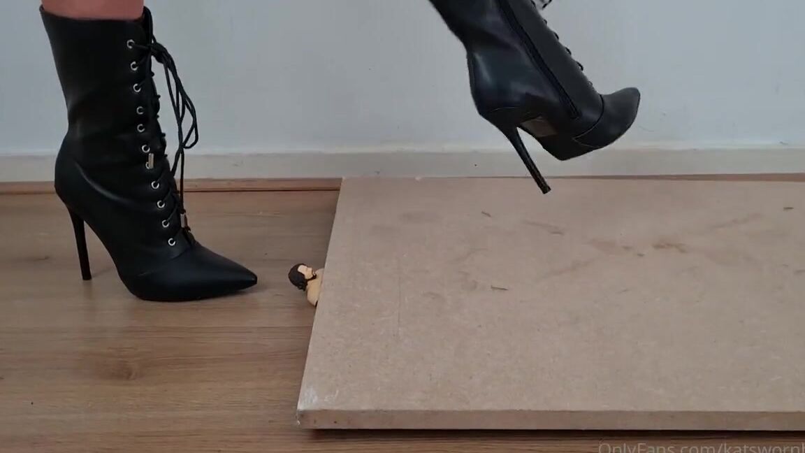 Kats Worn Heels Nicknamed Katswornheels Onlyfans Giantess Trampling Clip In This Clip I Shrink You Down Into This Pathetic Little Man And
