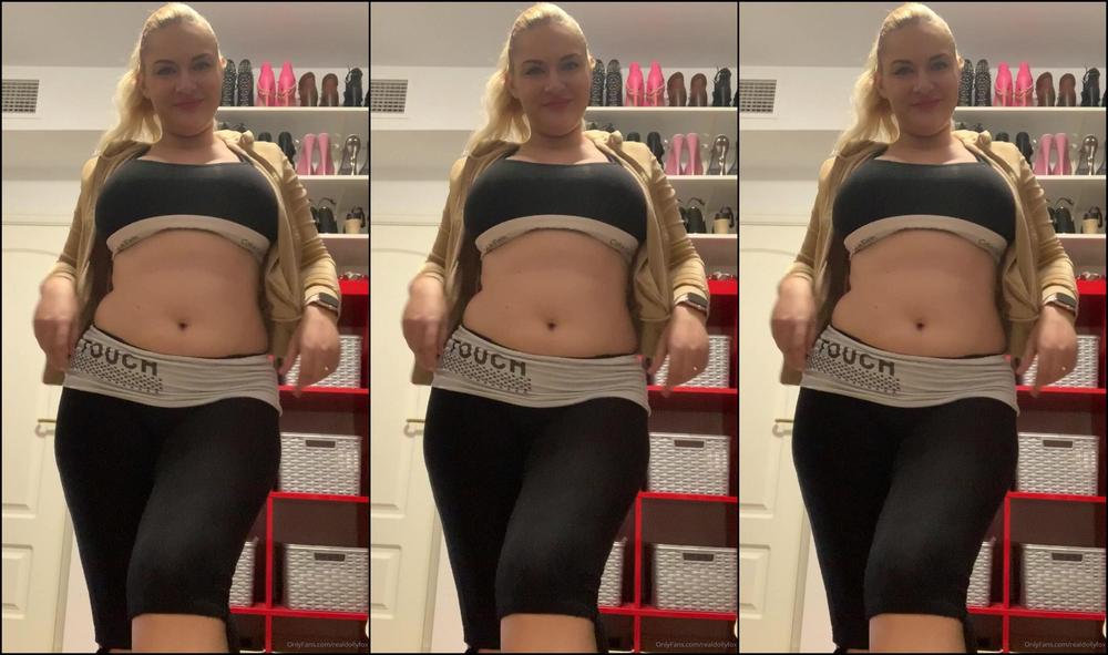 Dollyfoxvip Showing Off My Curves