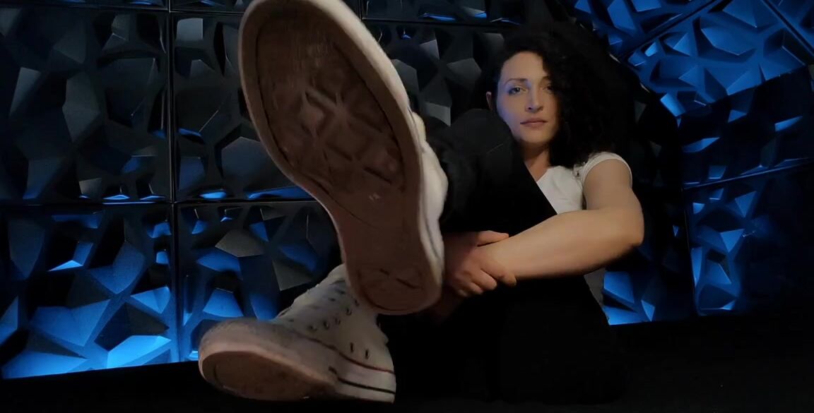 Msdidik Nicknamed Msdidikvip Onlyfans 11 26 2023 Chucks White Socks And Natural Nails