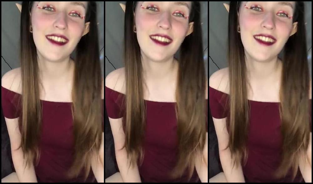 Delilah Nicknamed Footiesfeets Onlyfans This Elf Has Great News You Get One Christmas Present Early Can You Guess What It