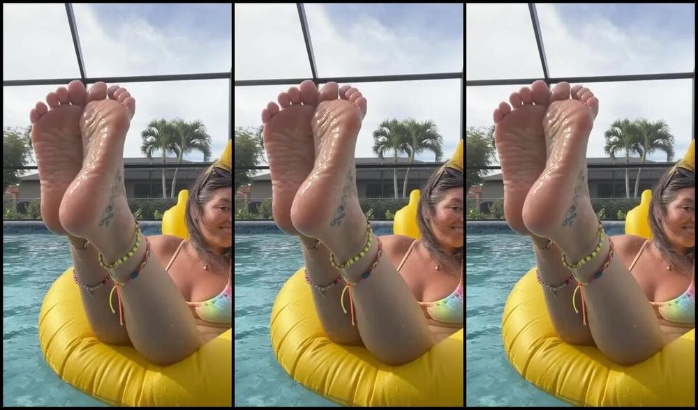 Adventuretoeskat Nicknamed Missadventuretoeskat Onlyfans Can T Stop Staring The Neighbor Couldn T Either 2