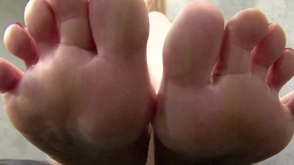 Club Stiletto - Shrunken Foot Worshipers Last Orgasm ClubStiletto