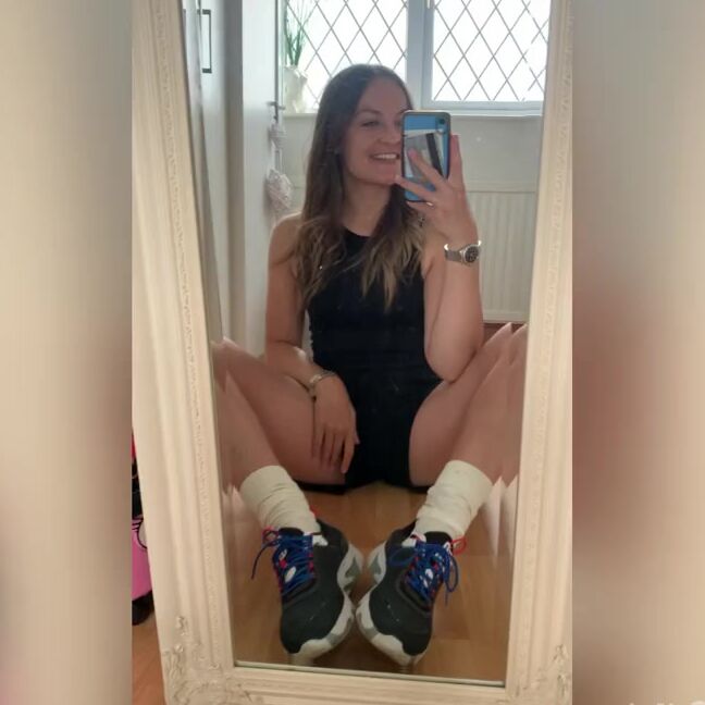 Miss Emma Rose Nicknamed Emmaemmarose Onlyfans This Week Is A Hot One And My Feet For Sure Know About