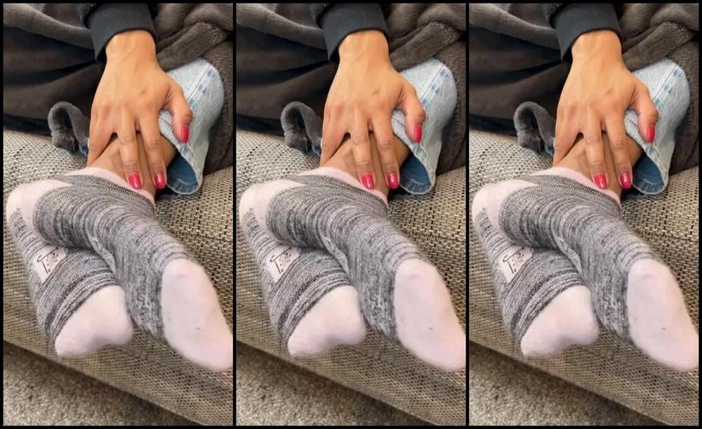 Stillsinning Nicknamed Stillsinning Onlyfans Wearing These Cute Ankle Socks For You Today You Like Them
