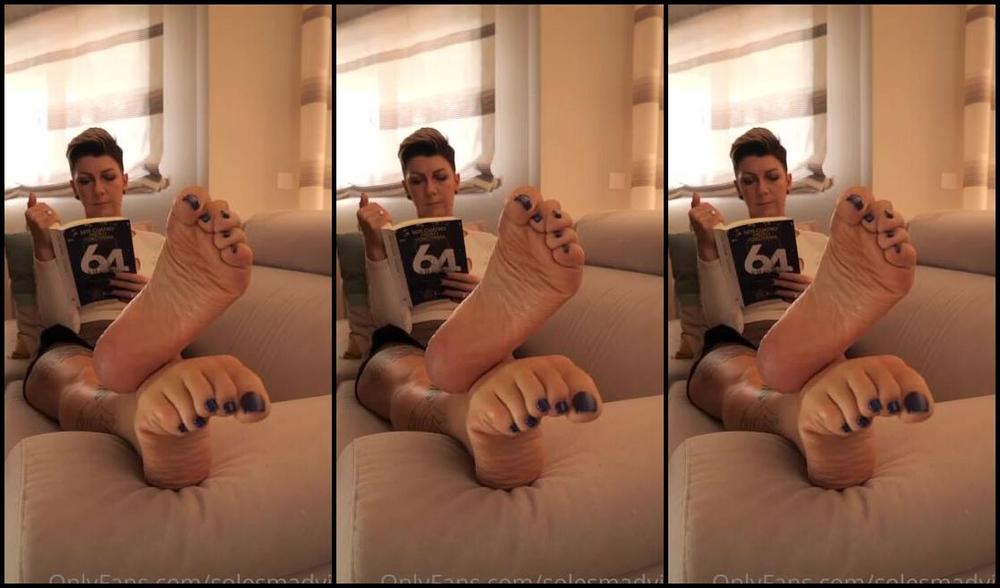 Solesmad Fetish Queen Aka Solesmadvip Onlyfans Ignoring You While I Read A Book Its Not Always Necessary To Talk Or Undress To Excite And Provoke