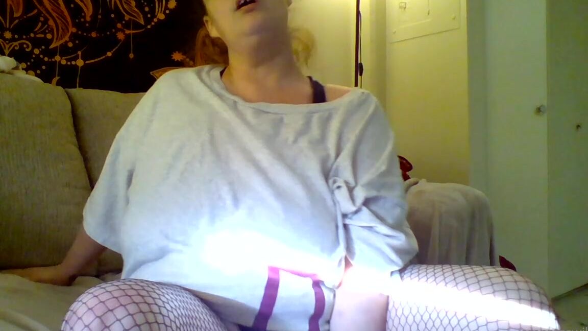 Xempresswillows One Of My Mv Customs Admire Me In My Fishnets N Heels While I Show Off My Ass N Smoke Kiss