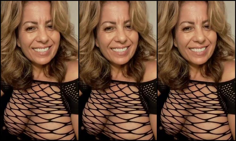 Ms Olivia 3455231456 08 24 2024 Buenos Dias Happy Saturday Just Woke Up Messy Hair And No Make Up