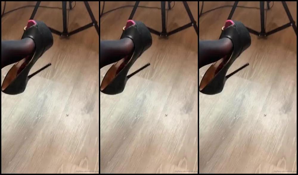 Goddessroxanarae Nicknamed Missroxanarae 01 11 2020 Onlyfans Video Black Nylon Tease And Shoe Dangle