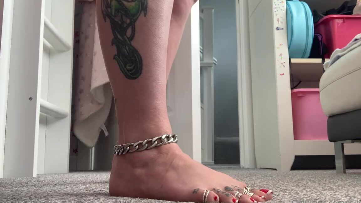 Killersexyfeets Nicknamed Killerkell Onlyfans I Love Hoovering It S The One Job I Won T Let My Puppy Do Only Because I Know It Makes Him Lose