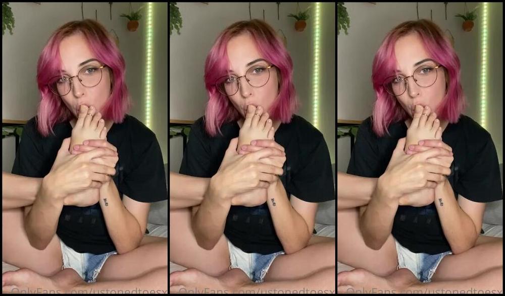 Ashleylottsxo Onlyfans Getting It In Before I Can T Reach My Toes Anymorep