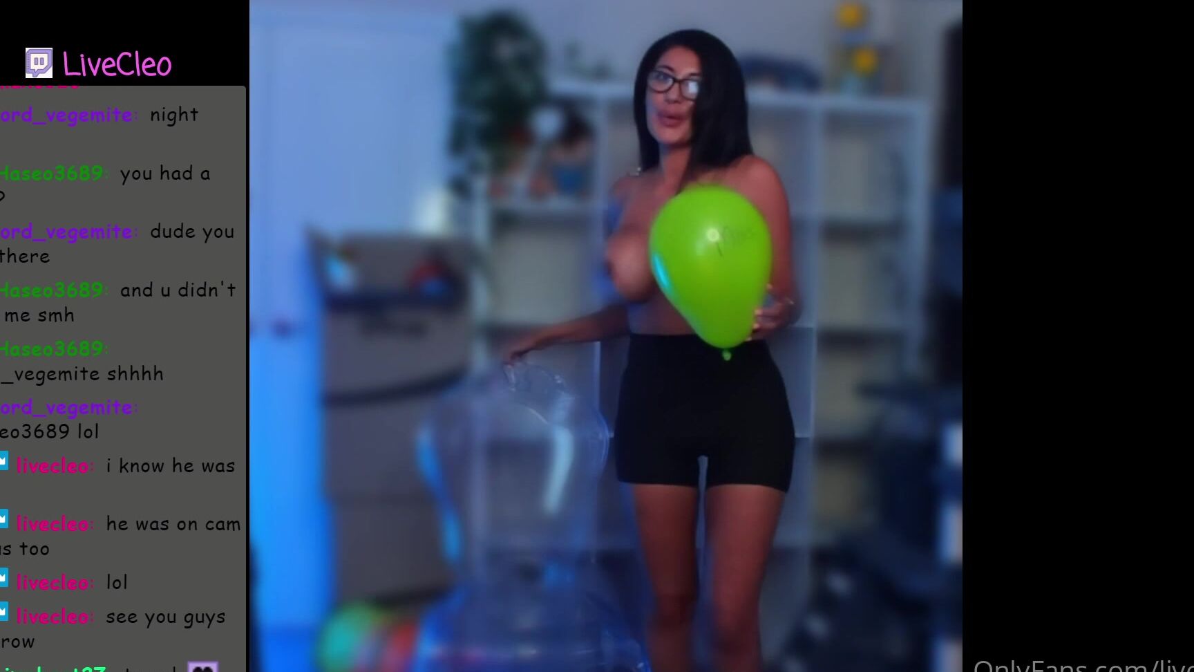 livecleo-25-01-2022-2341149989-tits-after-twitch-14-popping-balloons-with-my-ass