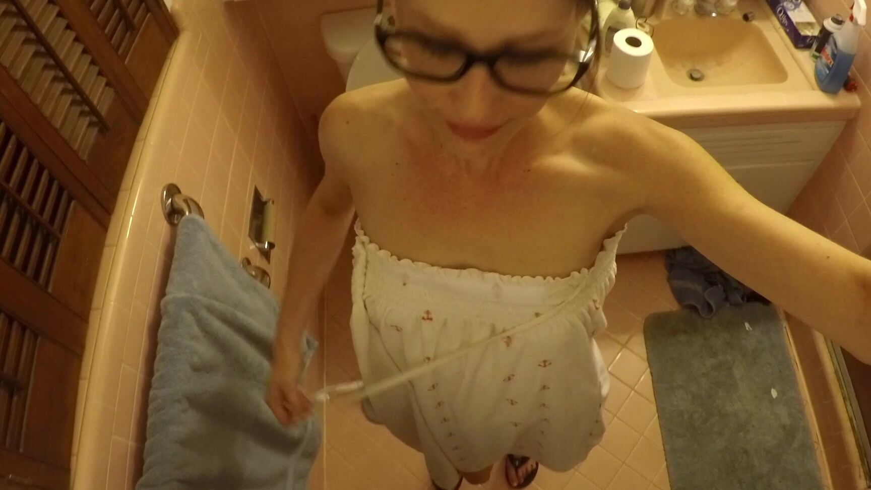 Pee, Small Tits, Toilet Fetish keri berry me taking a pee ManyVids