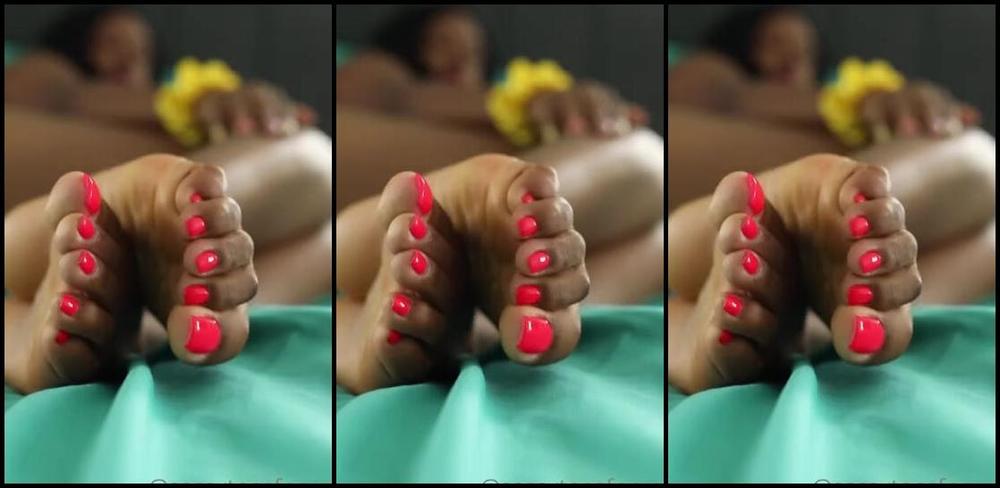 Sassy Toes Aka Sassytoesforyou Onlyfans You Know What You Want To Do Yes Come Closer You Have My Permission