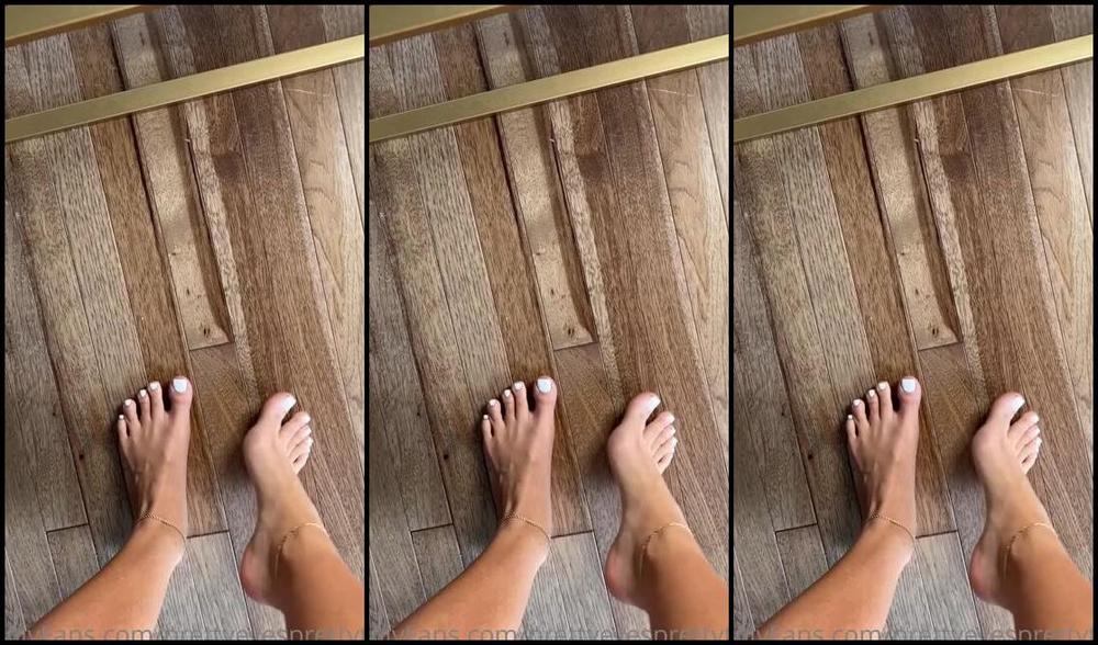 Prettyeyesprettytoes Nicknamed Prettyeyesprettytoes Onlyfans Blessed From The Waist Down The Waist Up Tbh That Is A Birthmark On My Right Thigh