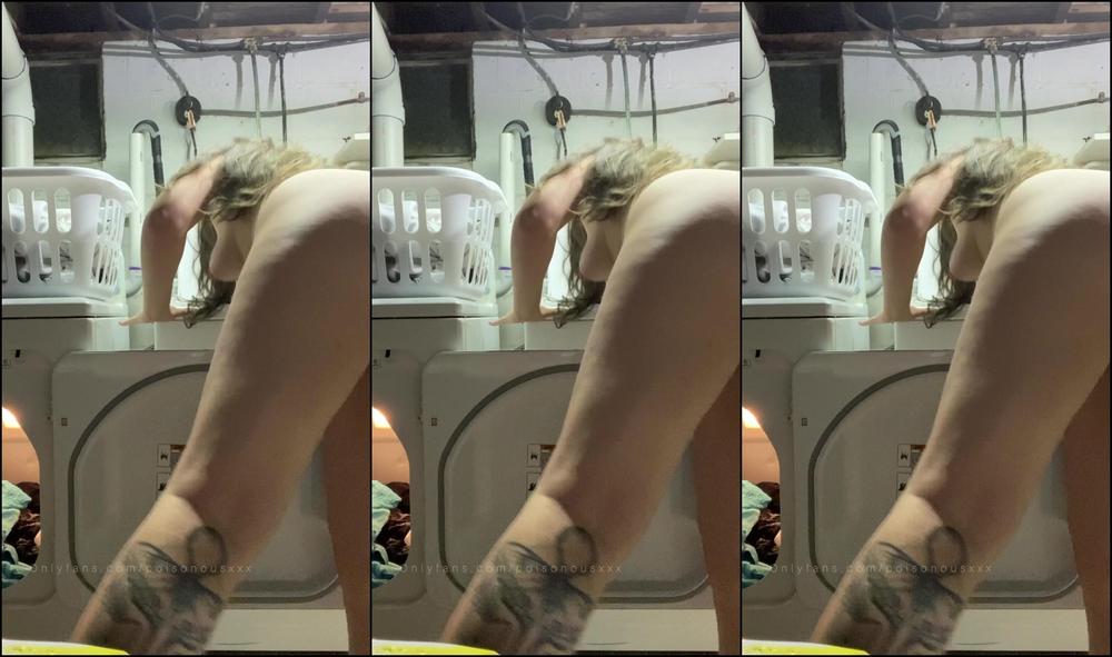 Poisonousxxx Here S A Nice Pov Being Your Servant And Sending You Videos Of Me Naked Cleaning O