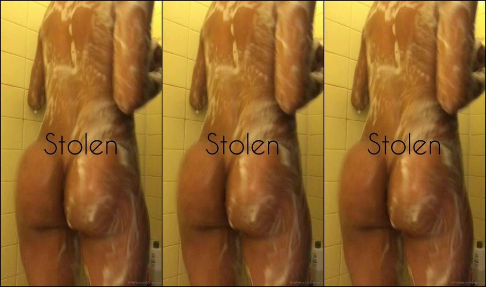 physique-13-11-2019-85624885-shower-time