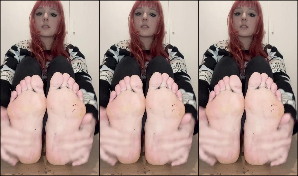 Lilvanx Giornate Noiose Eh Ti Concedo Di Farti Una Sega Mentre Ammiri I Miei Piedi Ma Puoi Venire