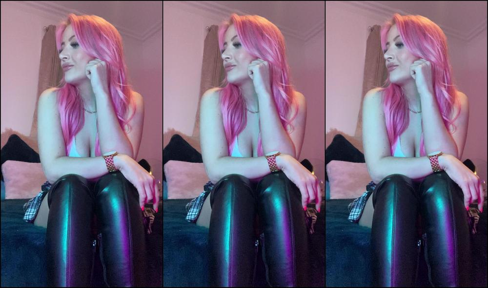 CutieDaisyMay093 Perv step-bro gets his bank drained manyvids