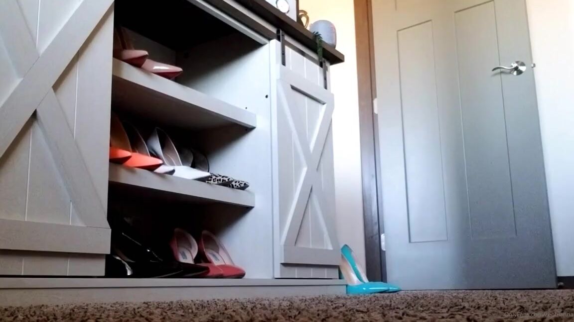 Worldgoddess Onlyfans Im Heading Out Sniff Between My Arch And My Shoe Real Quick Before I Leave And Then Lick Every