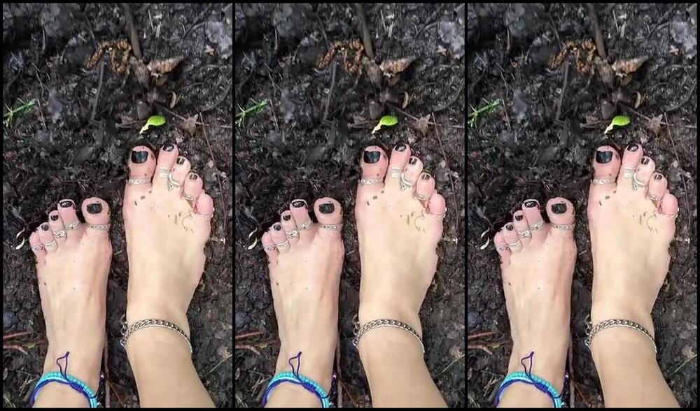 Frejas Submissive Feet Nicknamed Frejassubmissivefeet Onlyfans I Found Some Mud To Play