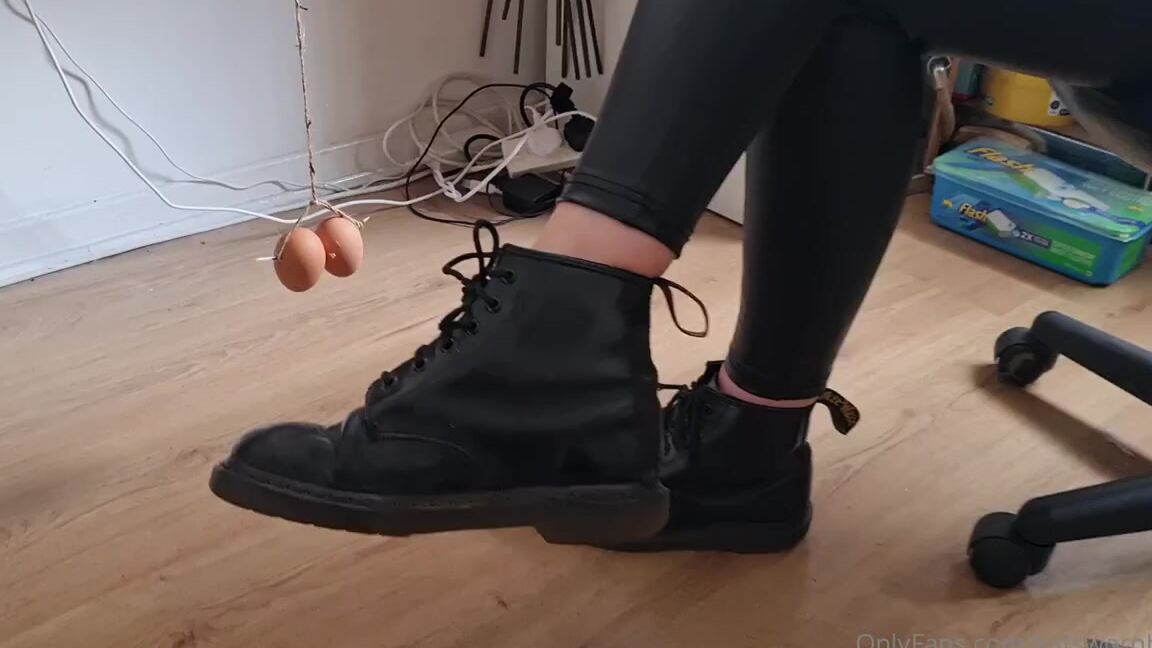 Kats Worn Heels Nicknamed Katswornheels Onlyfans Bursting Your Balls In My Doc Marten Boots