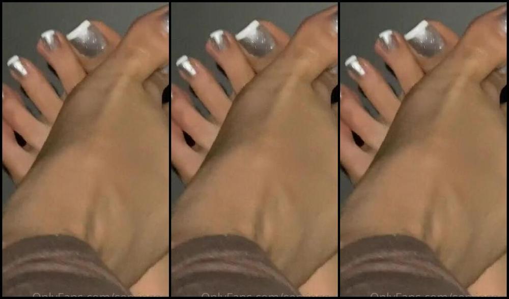 Vanitymarsvip Onlyfans Time For A New Pedi I Love How The Silver Shines On My Toes