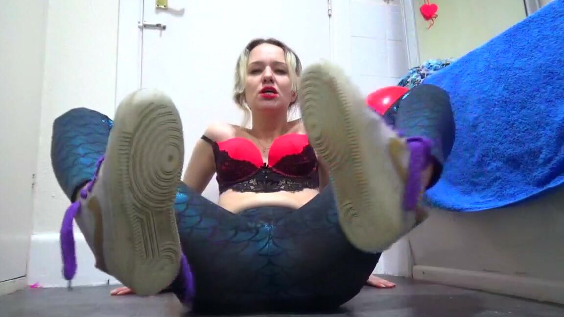 "Goddess Vanessa" feet, humiliation, sneaker fetish, soles, yoga pants STINKY OLD SNEAKERS manyvids