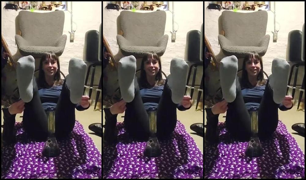 Crystal Paris Nicknamed One Lonely Foot 01 10 2025 Onlyfans Video Strip A Dip Dip